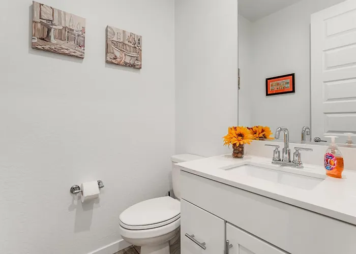 Dom wakacyjny Snowbird Escape W/ Pool, 7 Mi To Dtwn Gilbert! *