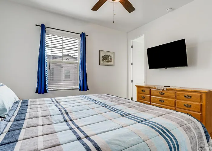 Snowbird Escape W/ Pool, 7 Mi To Dtwn Gilbert! Gilbert