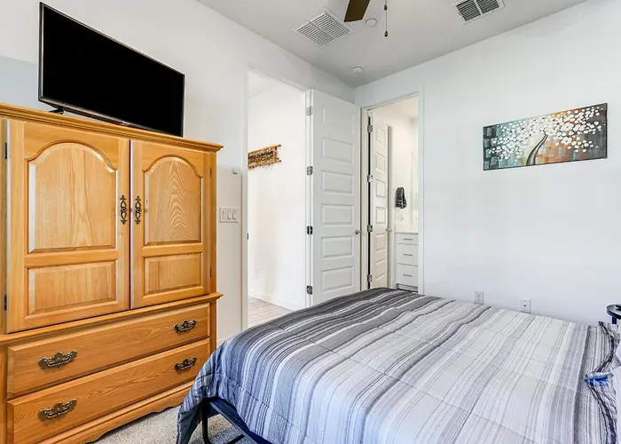 Dom wakacyjny Snowbird Escape W/ Pool, 7 Mi To Dtwn Gilbert! *