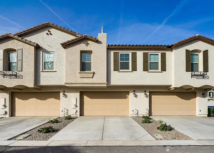 Casa vacanze Snowbird Escape W/ Pool, 7 Mi To Dtwn Gilbert!
